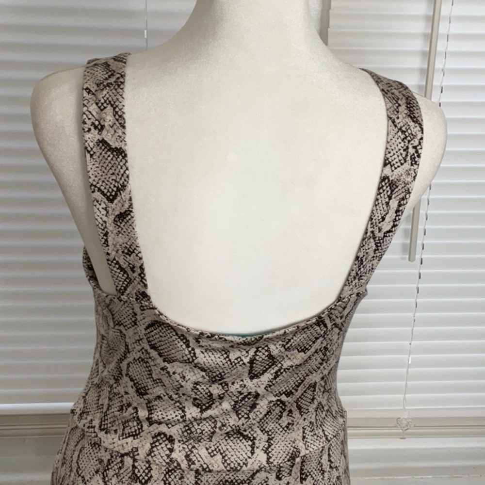 Velvet Chic Sleeveless Snake Print Midi Dress - Picture 10 of 12